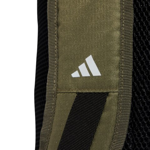 Plecak adidas Essentials 3-Stripes TR BP oliwkowy IZ1909 Adidas Plecak adidas Essentials 3-Stripes TR BP oliwkowy IZ1909 Adidas